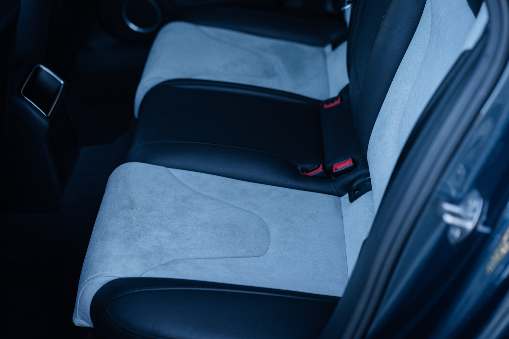 Innenraumfoto von 2011 Audi S4 (11)