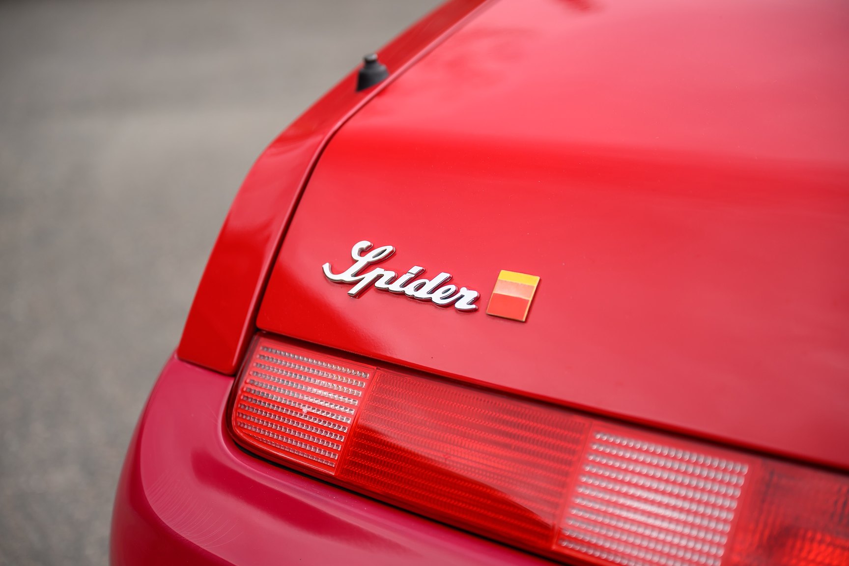 Exterior image of 2001 Alfa Romeo Spider 3.0 V6