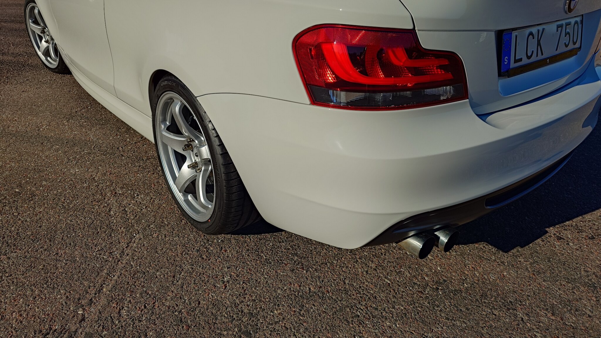 Exterior image of 2011 BMW 135i Coupé 