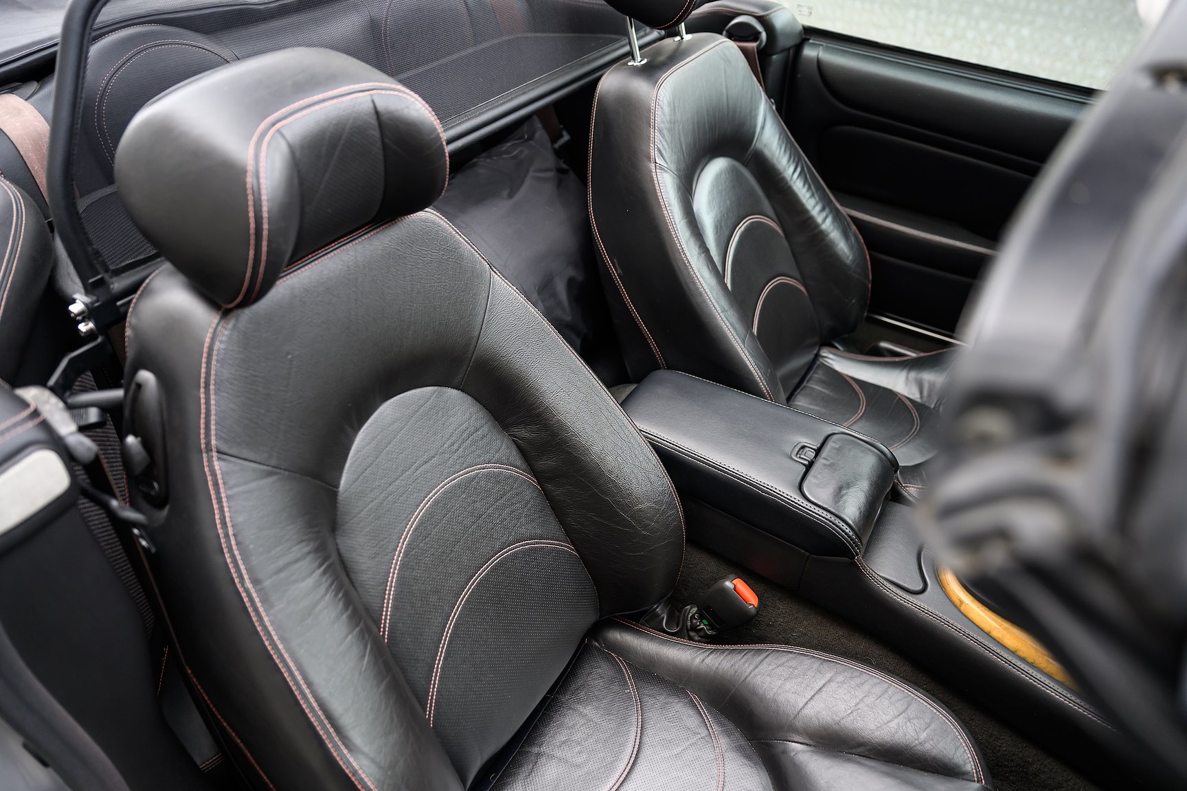 Interior image of 2001 Jaguar XKR Silverstone