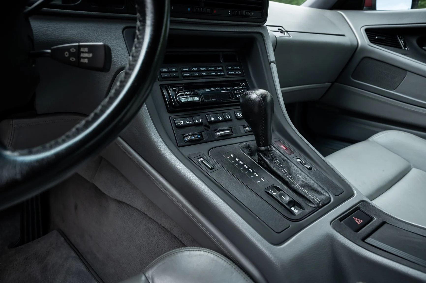 Innenraumfoto von 1991 BMW 850i (10)