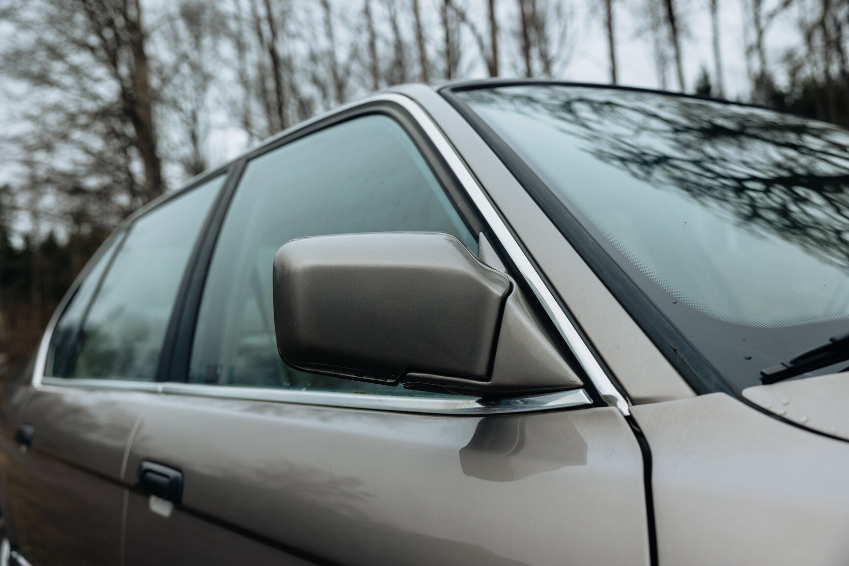 Exteriörbild på 1990 BMW 750iL (36)