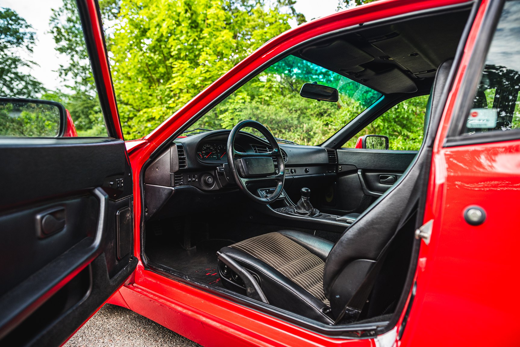 Interior image of 1988 Porsche 944