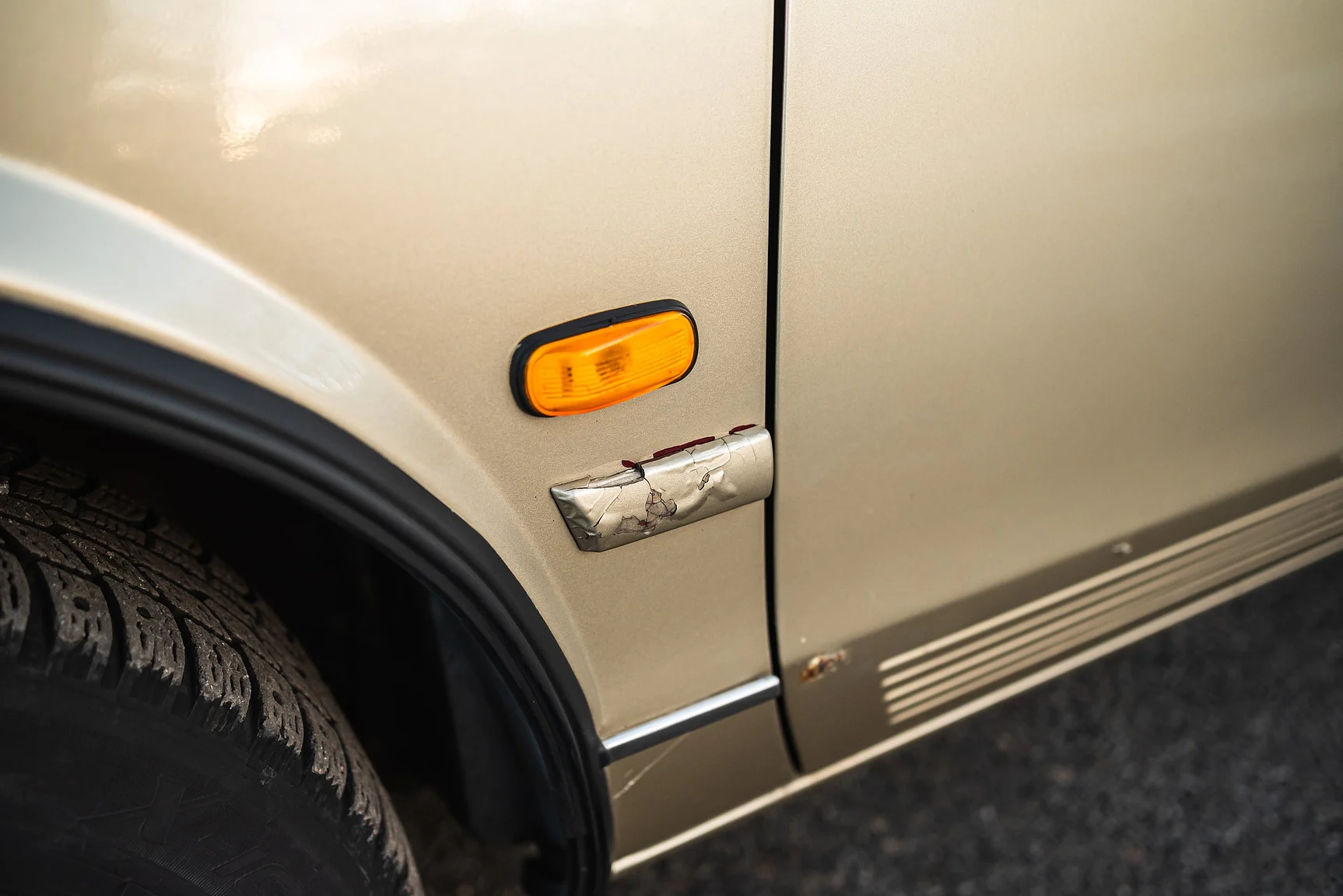 Exterior image of 1989 Cadillac Seville (45)