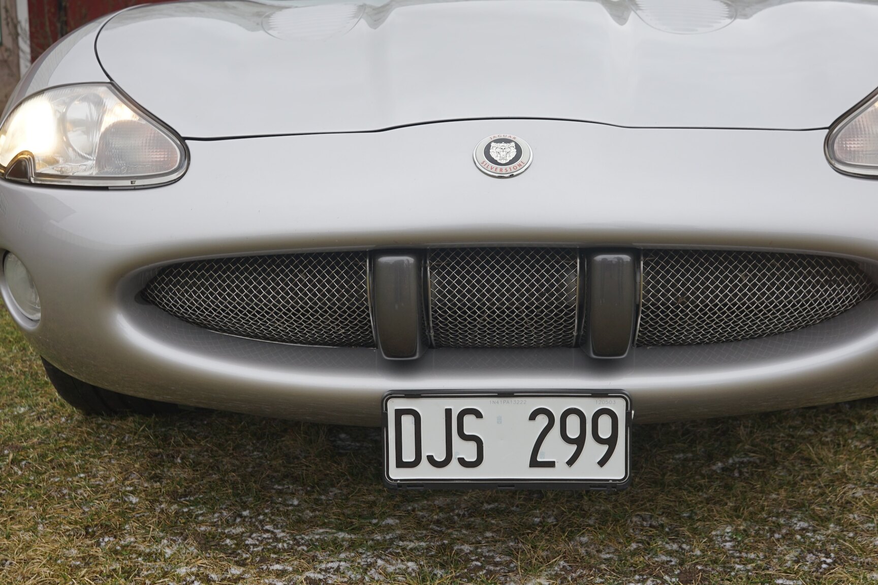 Exteriörbild på 2001 Jaguar XKR Silverstone