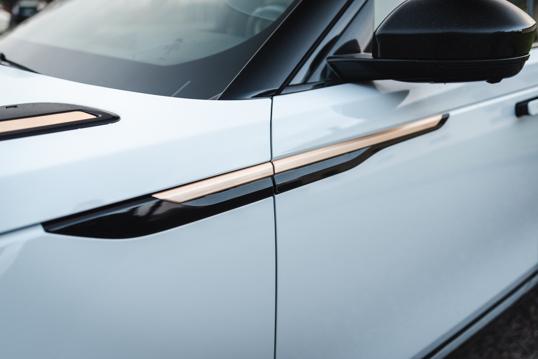 Exterior image of 2018 Range Rover Velar D300 AWD HSE