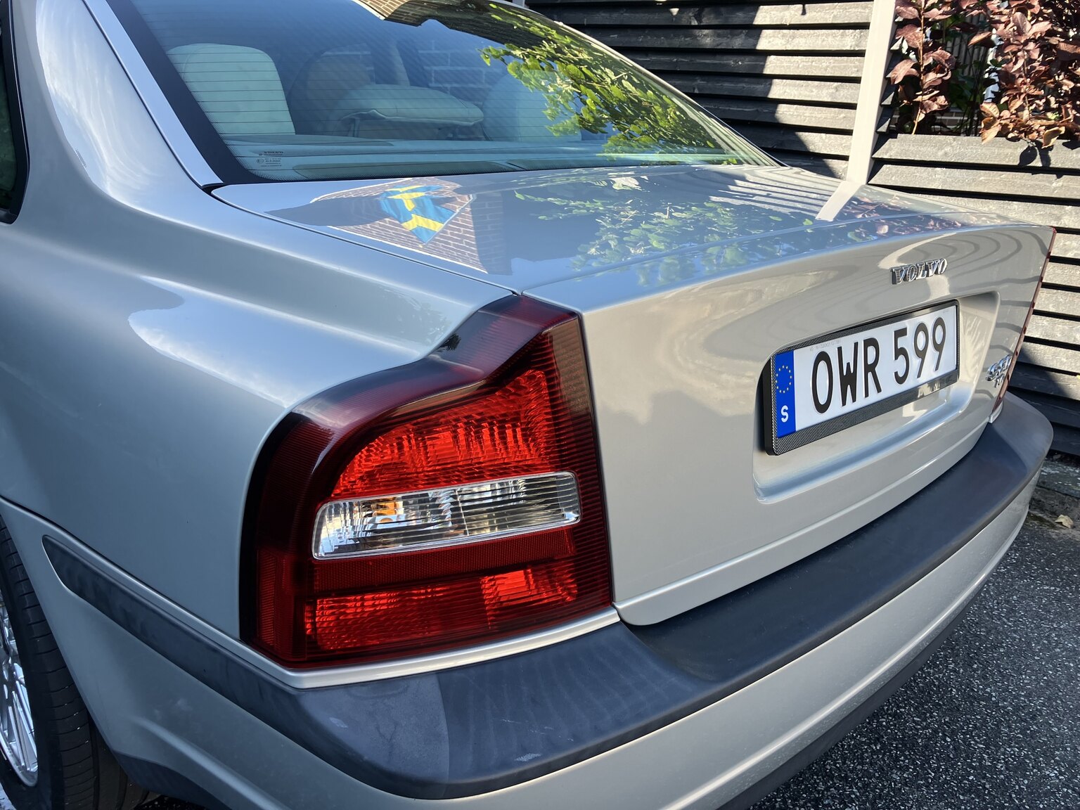 Exterior image of 1999 Volvo S80