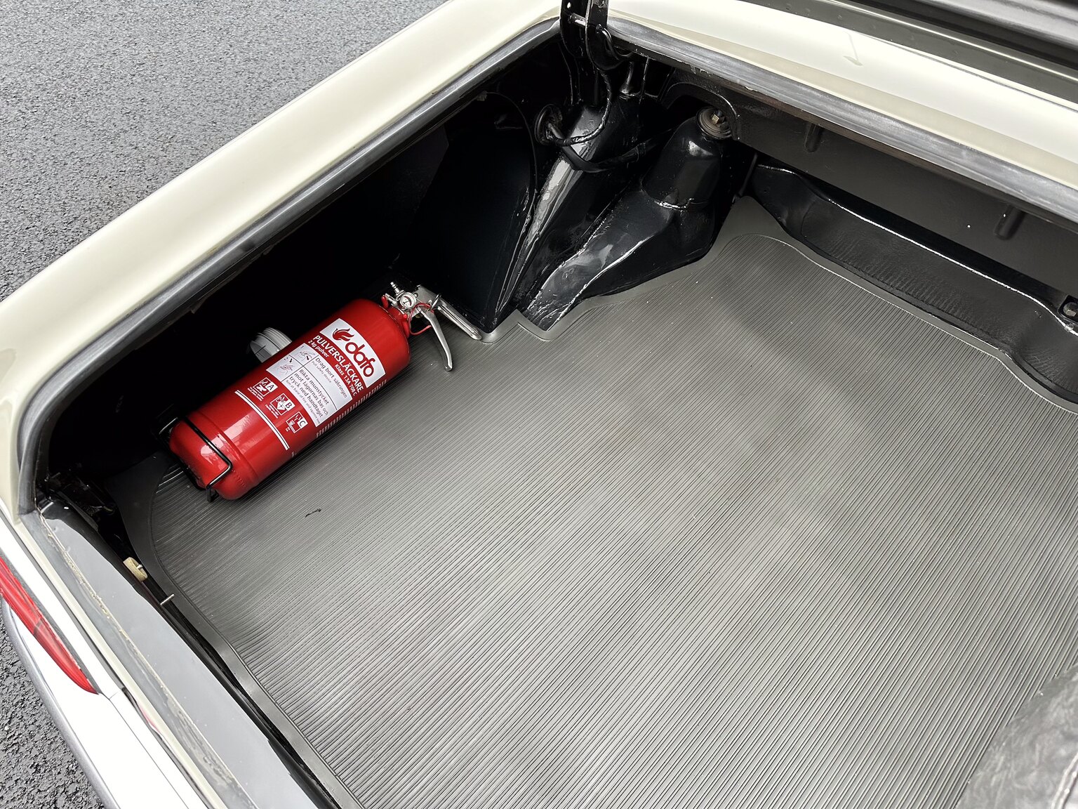 Interiörbild 1968 Mercedes Benz SL 280 Pagoda