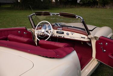 Interior image of 1958 Mercedes-Benz 190SL