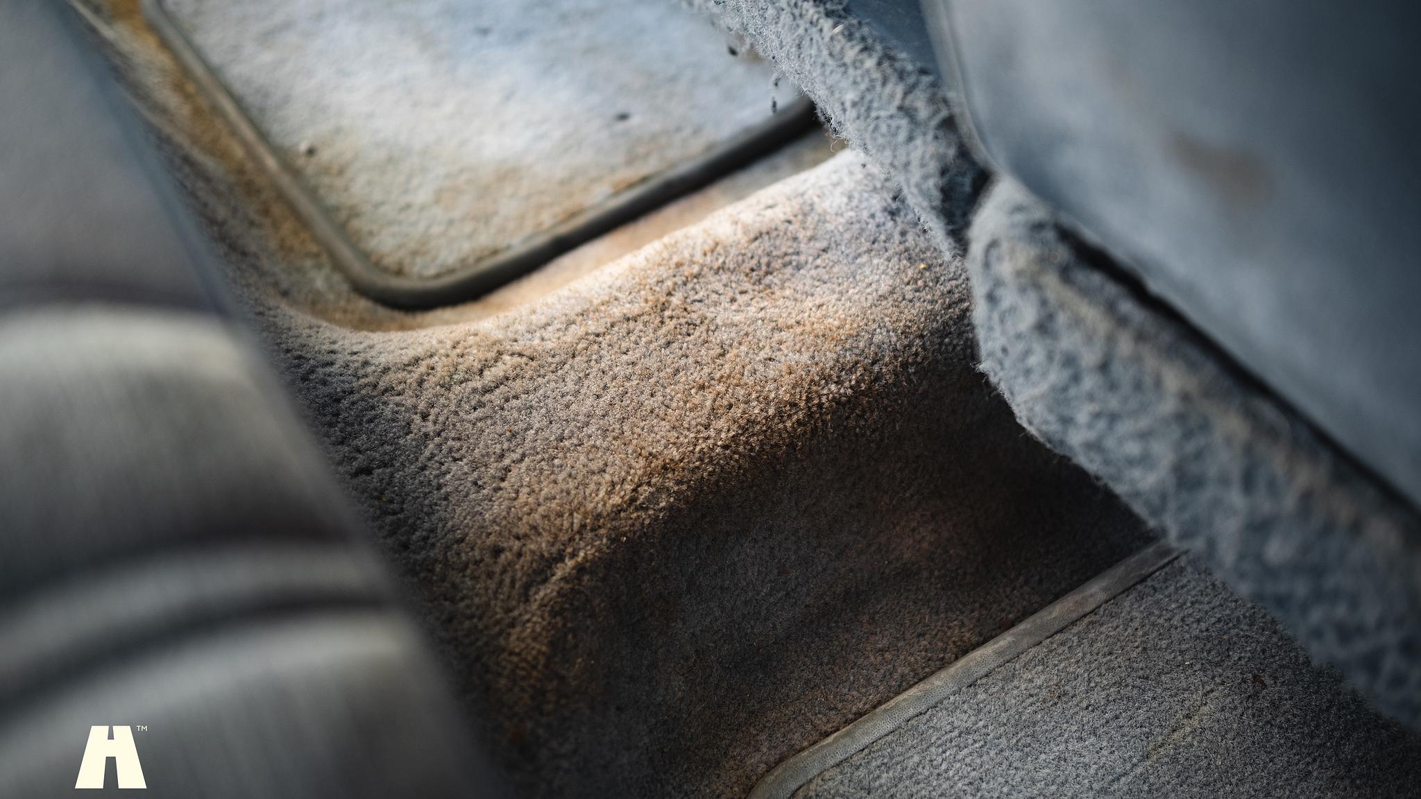 Interior image of 1994 Oldsmobile Cutlass Ciera Sedan 3.1 (103)