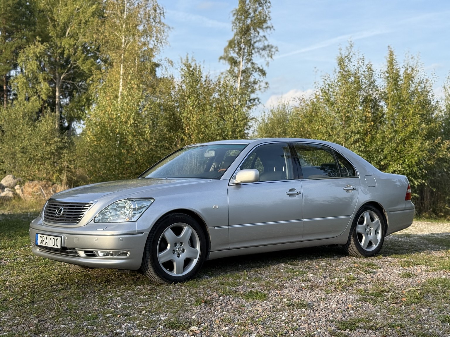 Exterior image of 2005 Lexus LS 430 4.3 V8