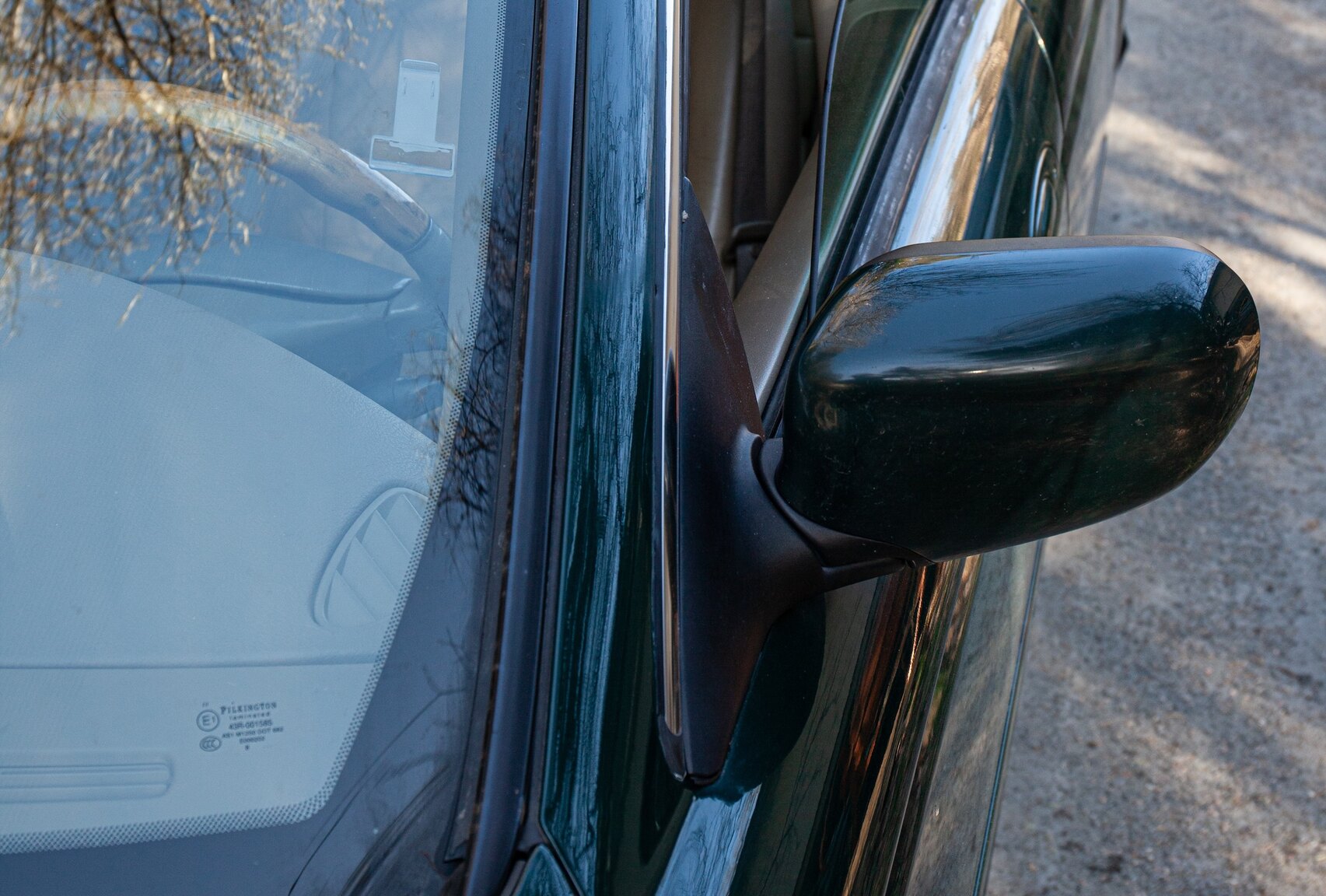 Exterior image of 1999 Jaguar S-Type V6
