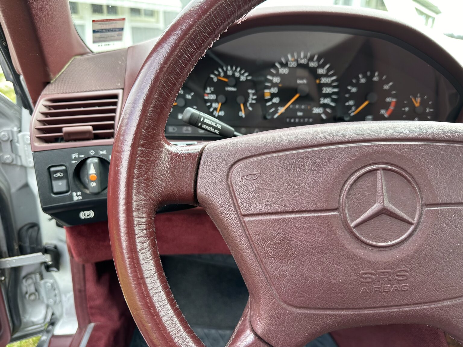 Interiörbild 1992 Mercedes-Benz SL 500 (16)