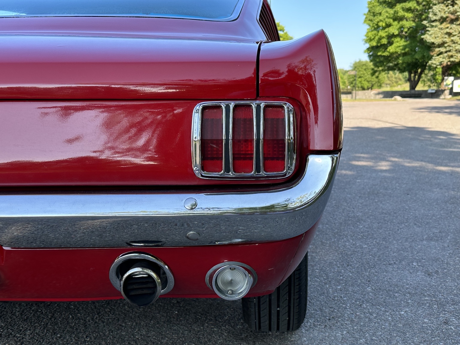 Exterior image of 1965 Ford Mustang 289 Fastback