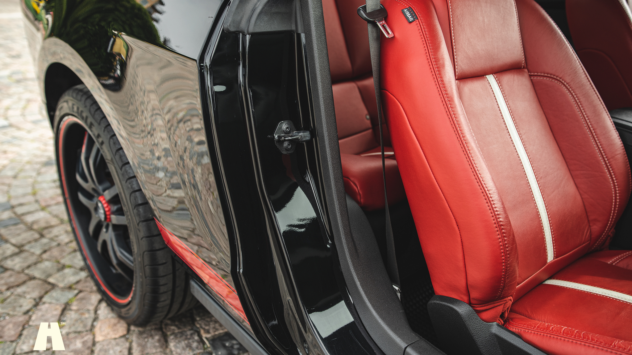 Interior image of 2010 Ford Mustang GT 