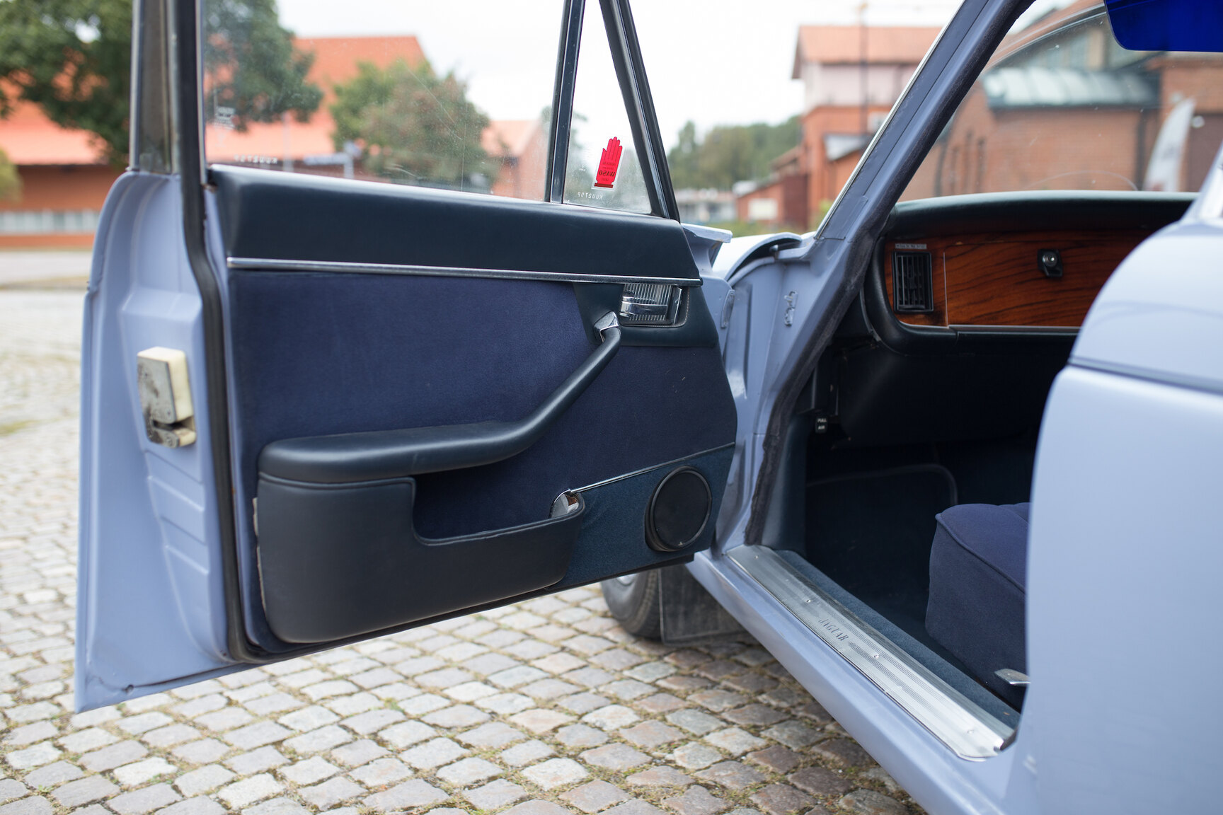 Interior image of 1975 JAGUAR XJ6  (53)