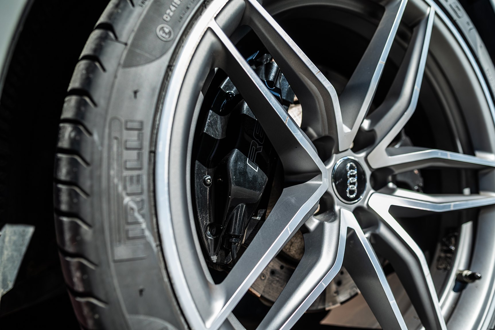 Exterior image of 2008 Audi R8 4.2 V8 Turbo Manuell
