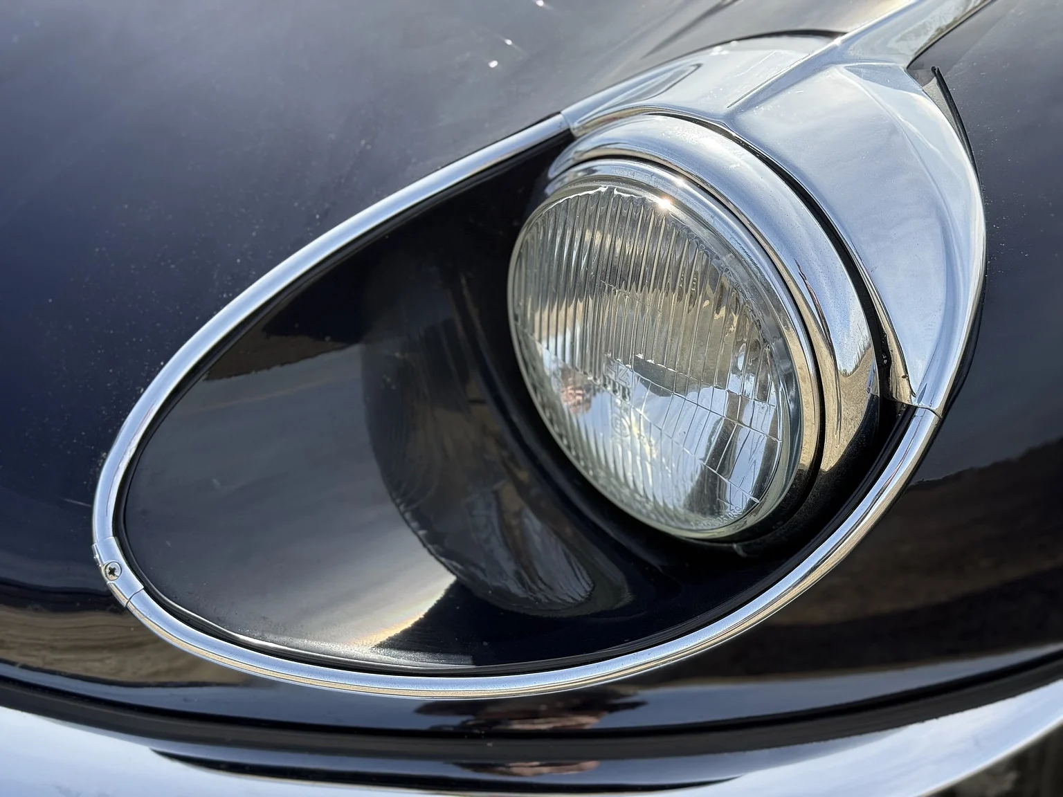 Exteriörbild på 1969 Jaguar E-Type 4.2 Coupe (75)