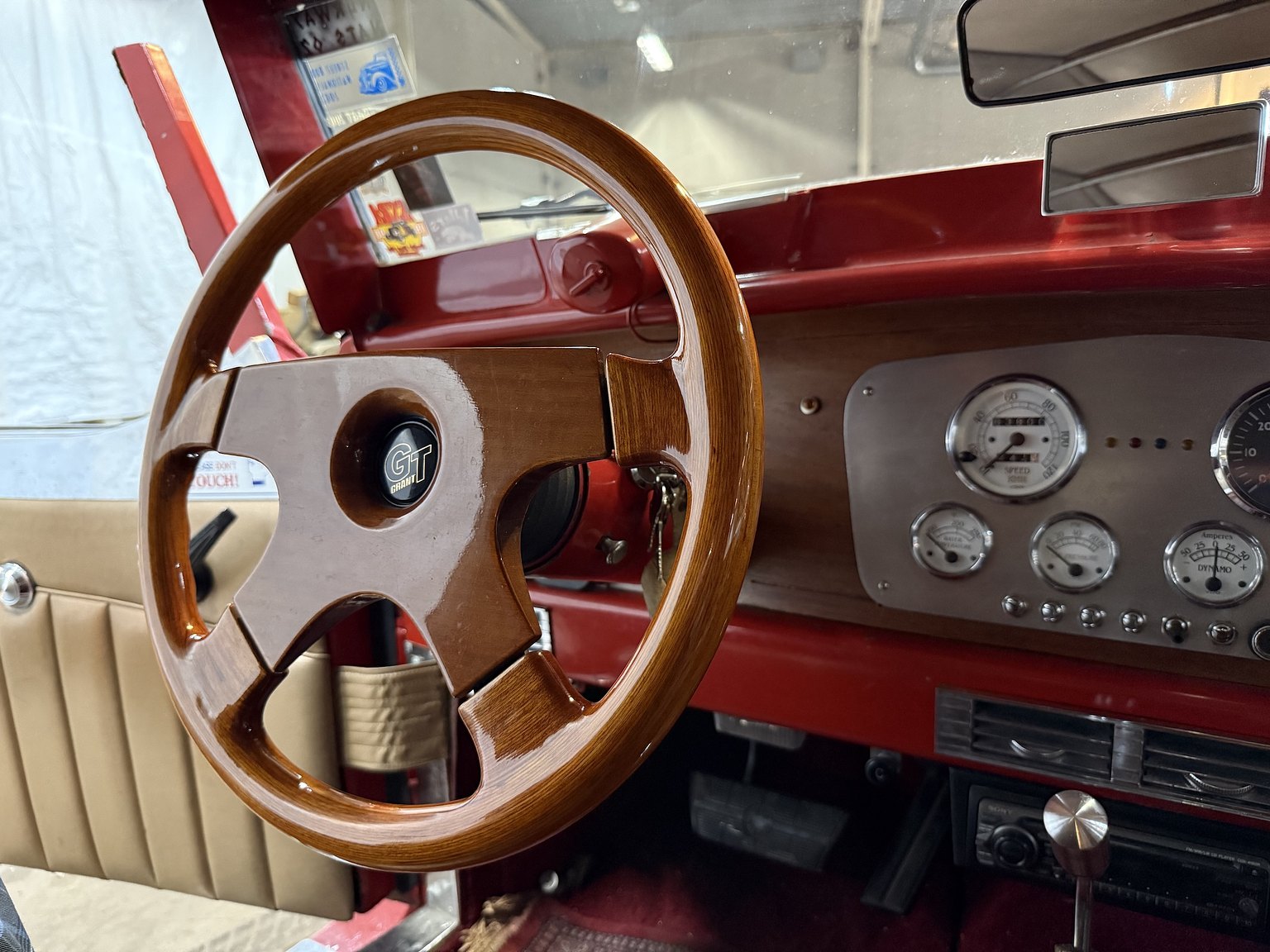 Interiörbild 1965 Duesenberg Roadster/StreetRod Replika 