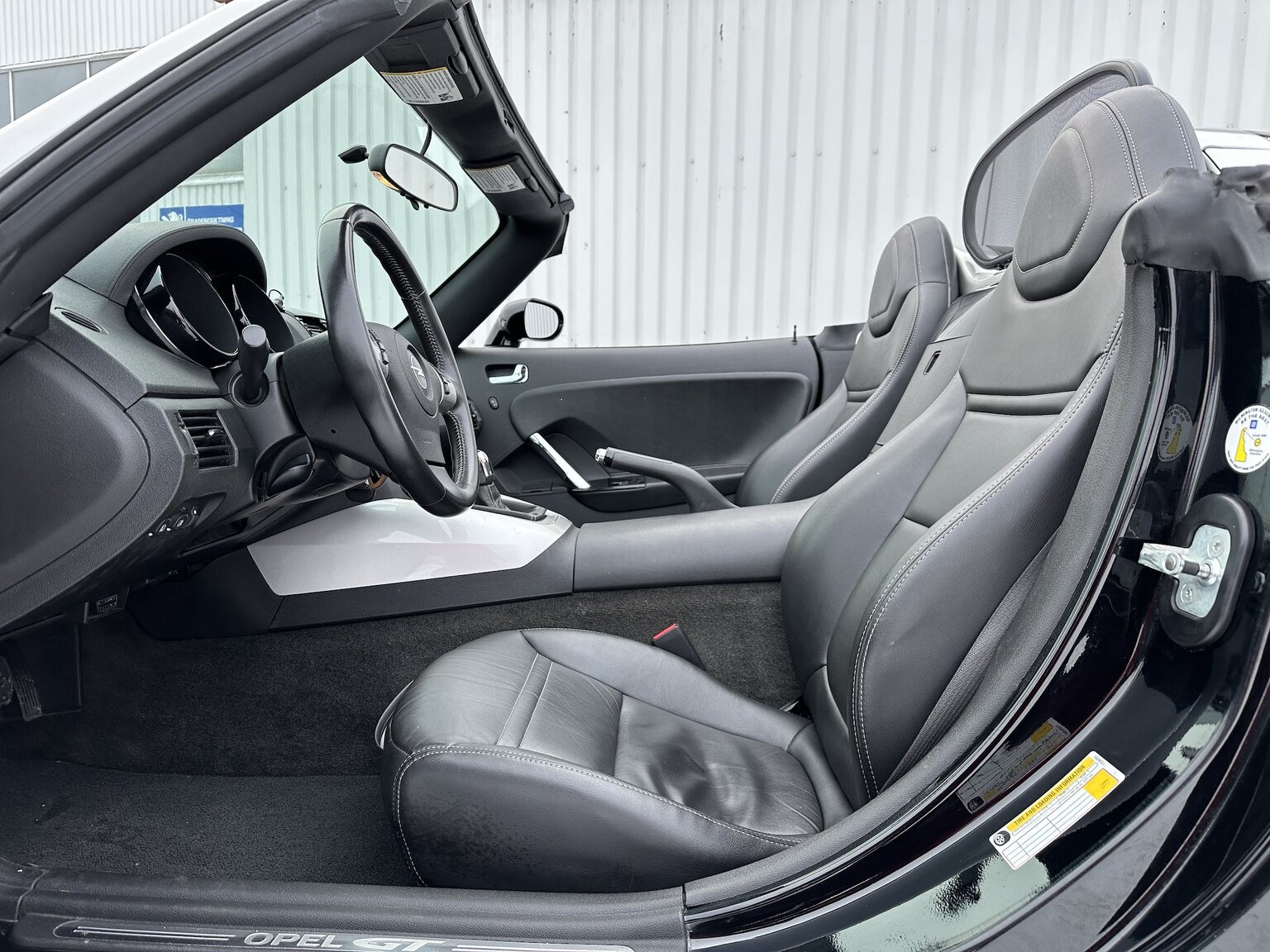 Interior image of 2007 Opel Roadster GT (3)