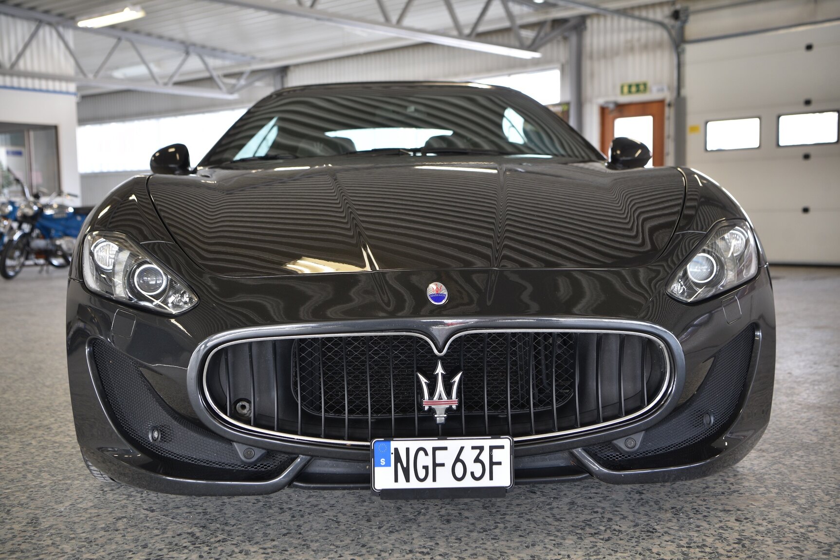Exteriörbild på 2016 Maserati Grancabrio (25)