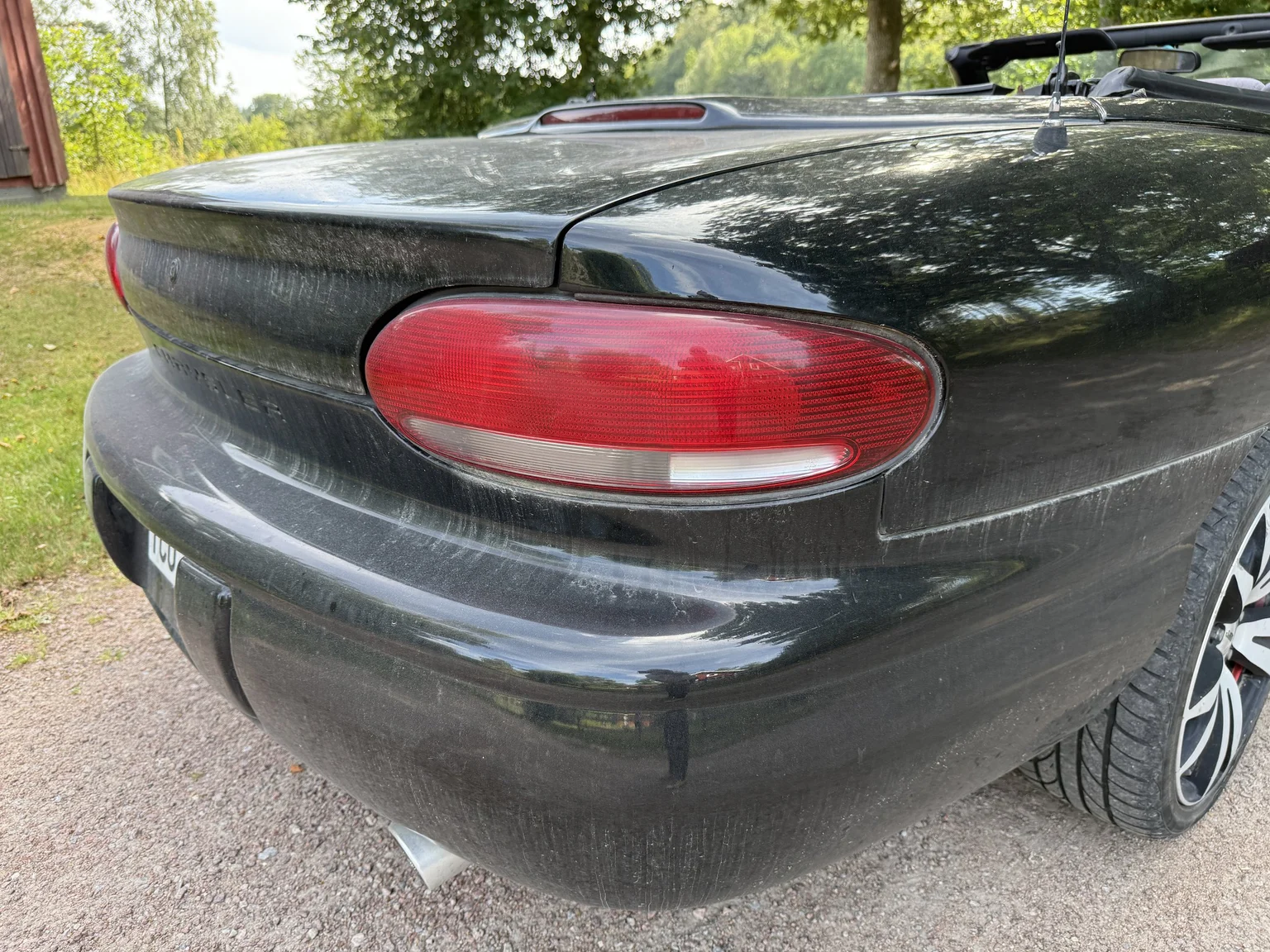 Exterior image of 1997 Chrysler Sebring Cabriolet (24)