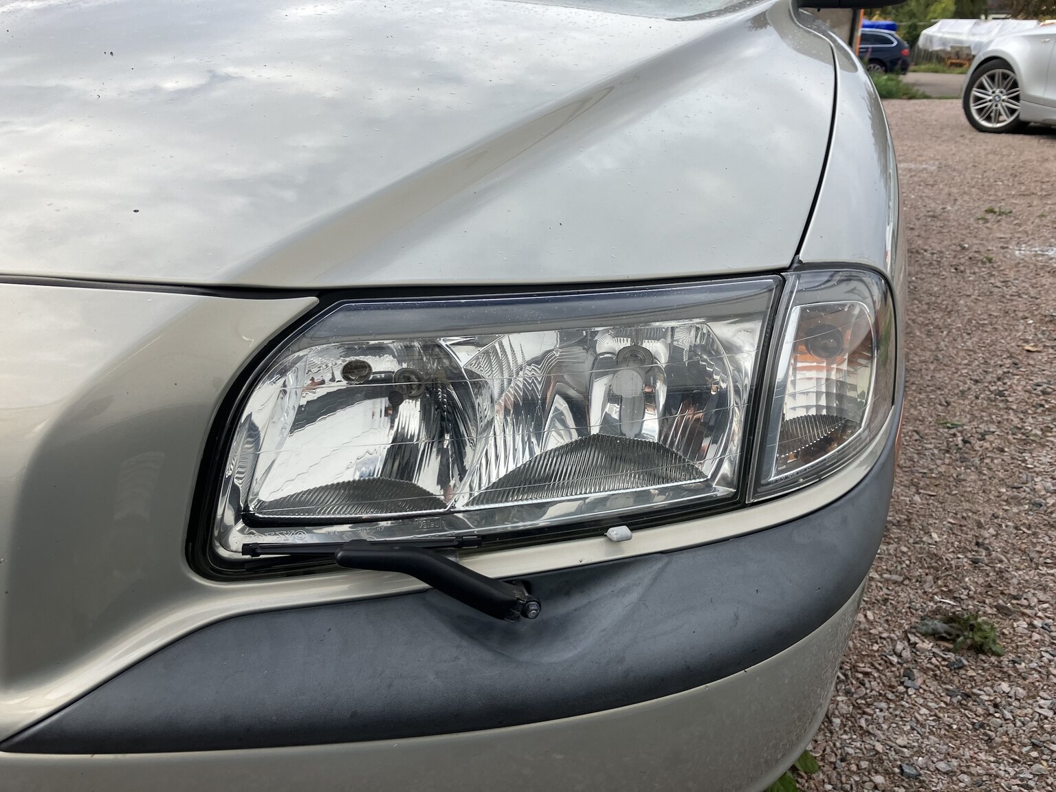 Exterior image of 1999 Volvo S80