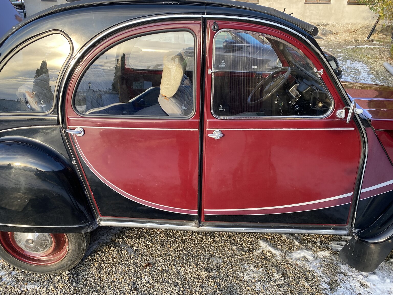 Exterior image of 1986 Citroën 2CV6 Charleston