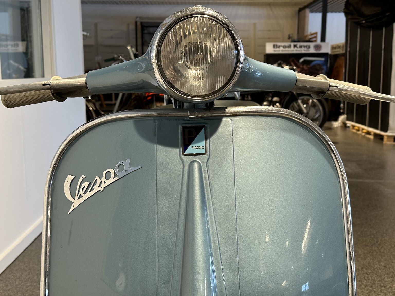 Exteriörbild på 1959 Vespa Piaggio 150cc Widebody