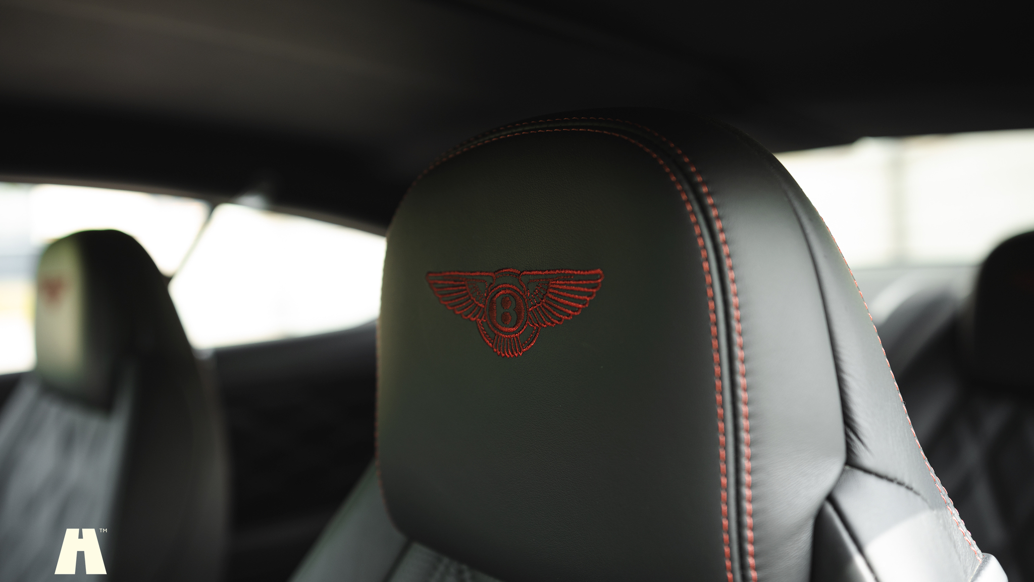 Interiörbild 2013 Bentley Continental GT V8 (10)