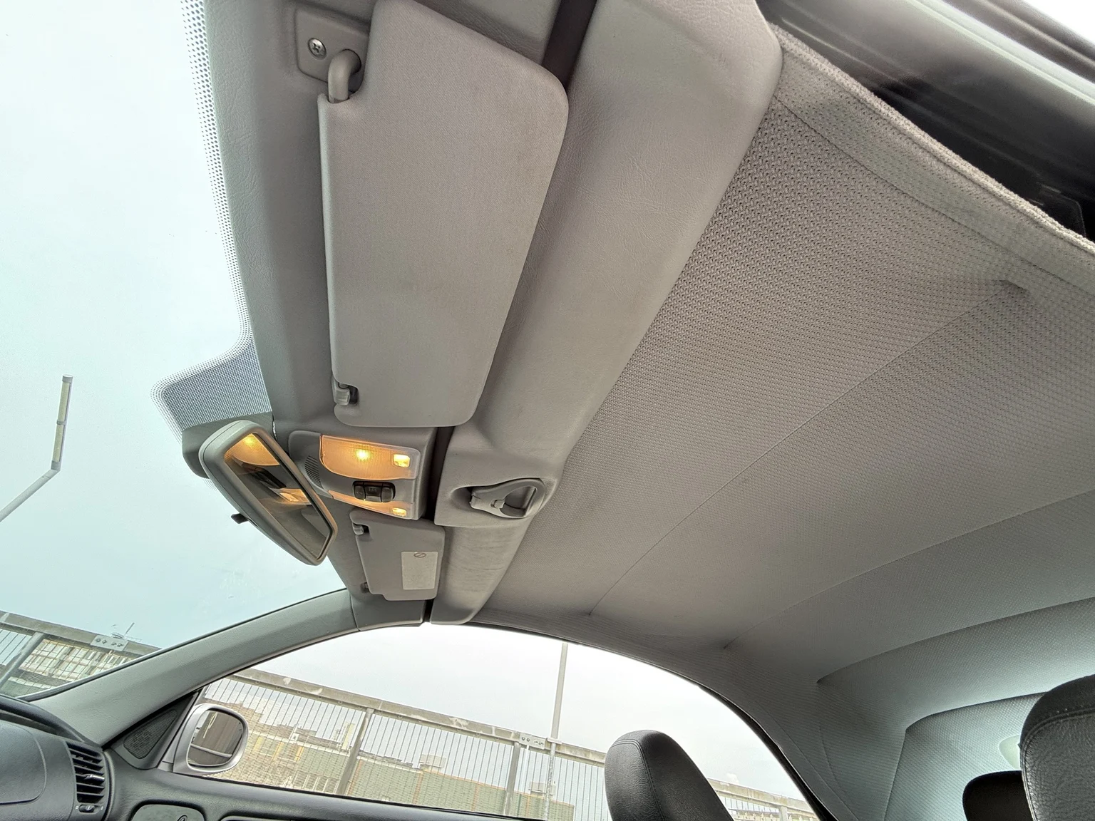 Interior image of 2001 MERCEDES-BENZ CLK 230 Kompressor Cabriolet (60)
