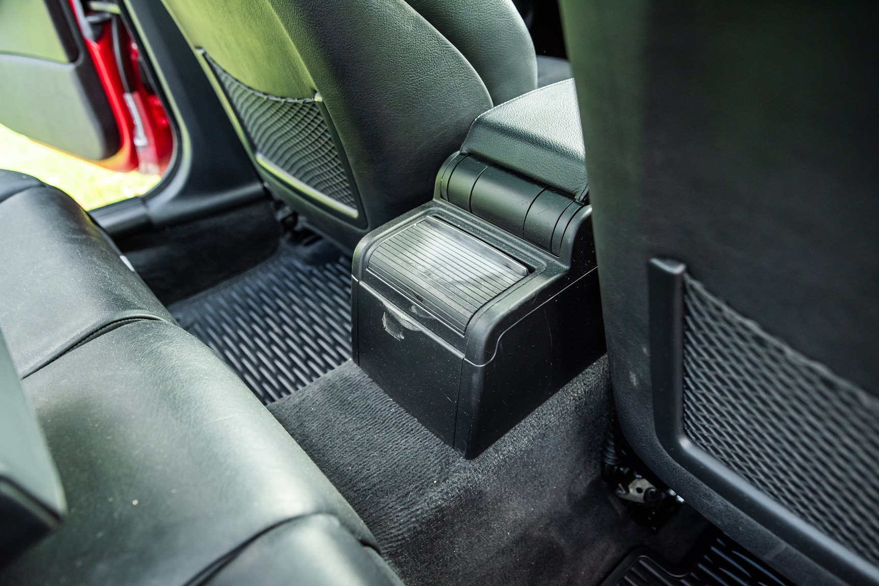 Interior image of 2001 BMW 330Xi