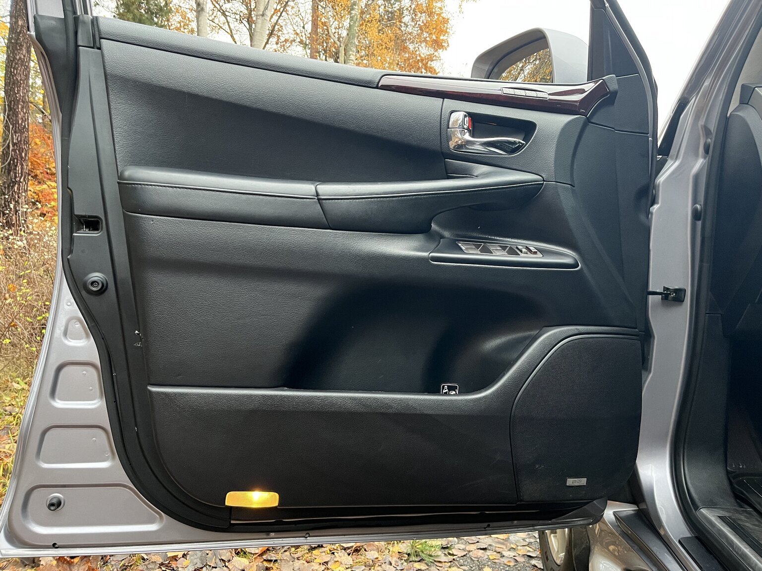 Innenraumfoto von 2011 Lexus LX570