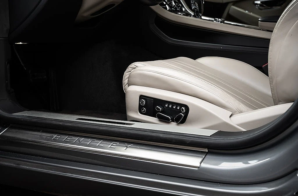 Bild på 2019 Bentley Continental (15)