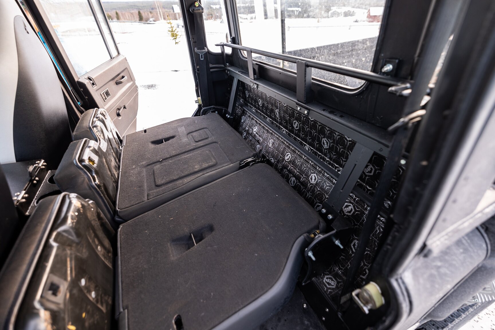 Innenraumfoto von 2000 Land Rover Defender 130