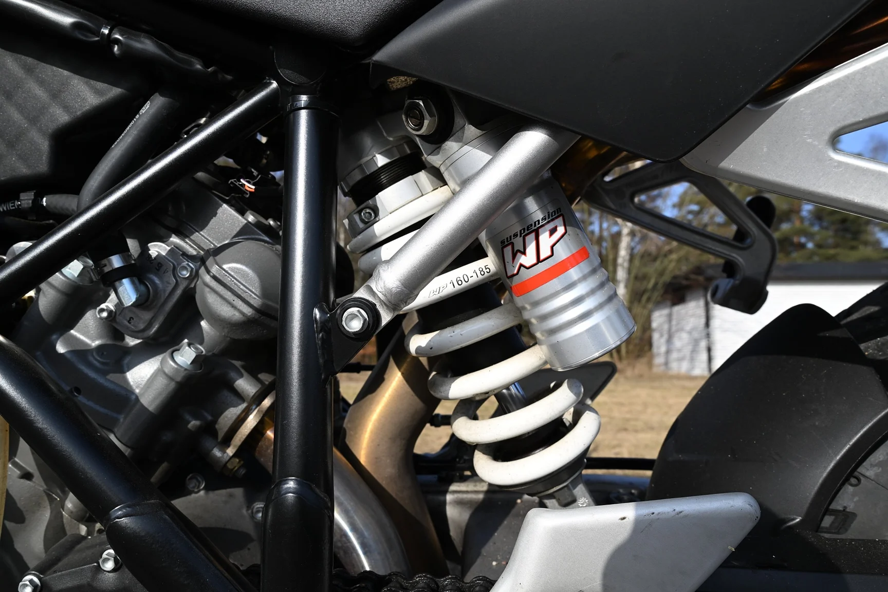 Exteriörbild på 2005 KTM 990 Super Duke (42)