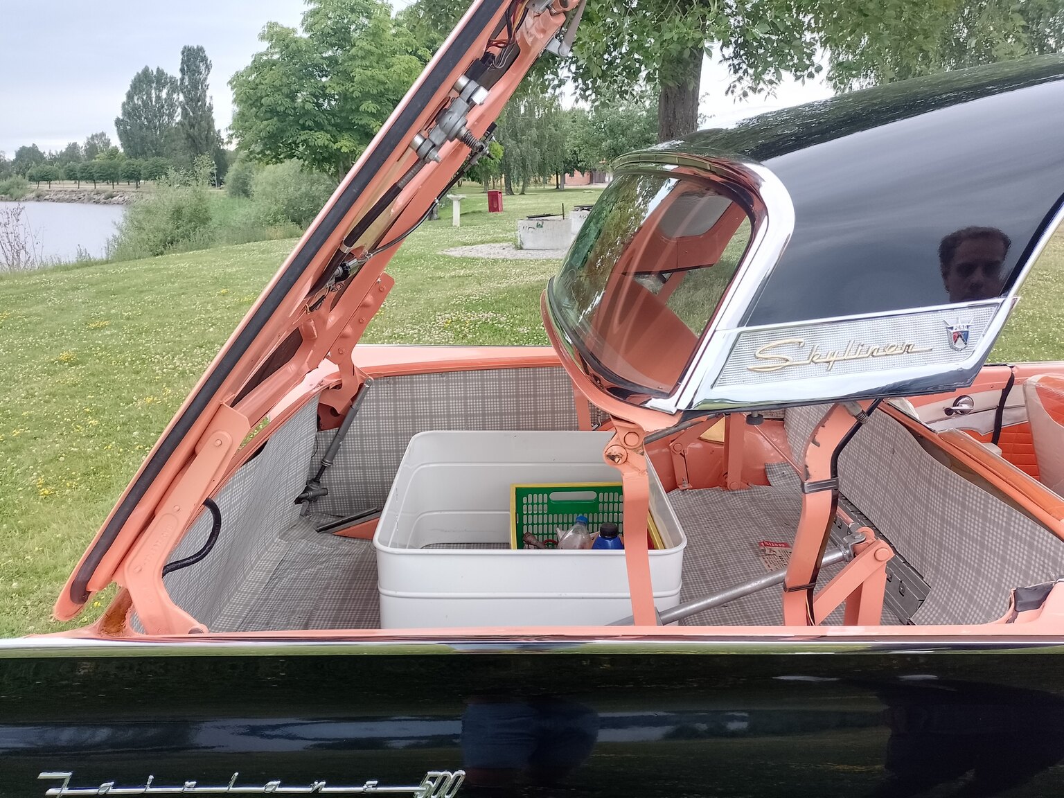 Exterior image of 1957 Ford Fairlane 500 Skyliner Retract