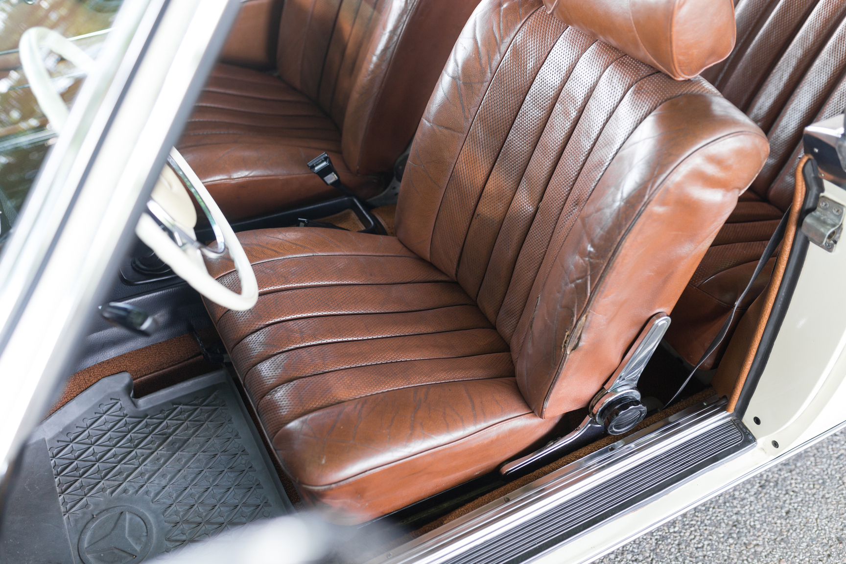 Interior image of 1971 Mercedes 250 C
