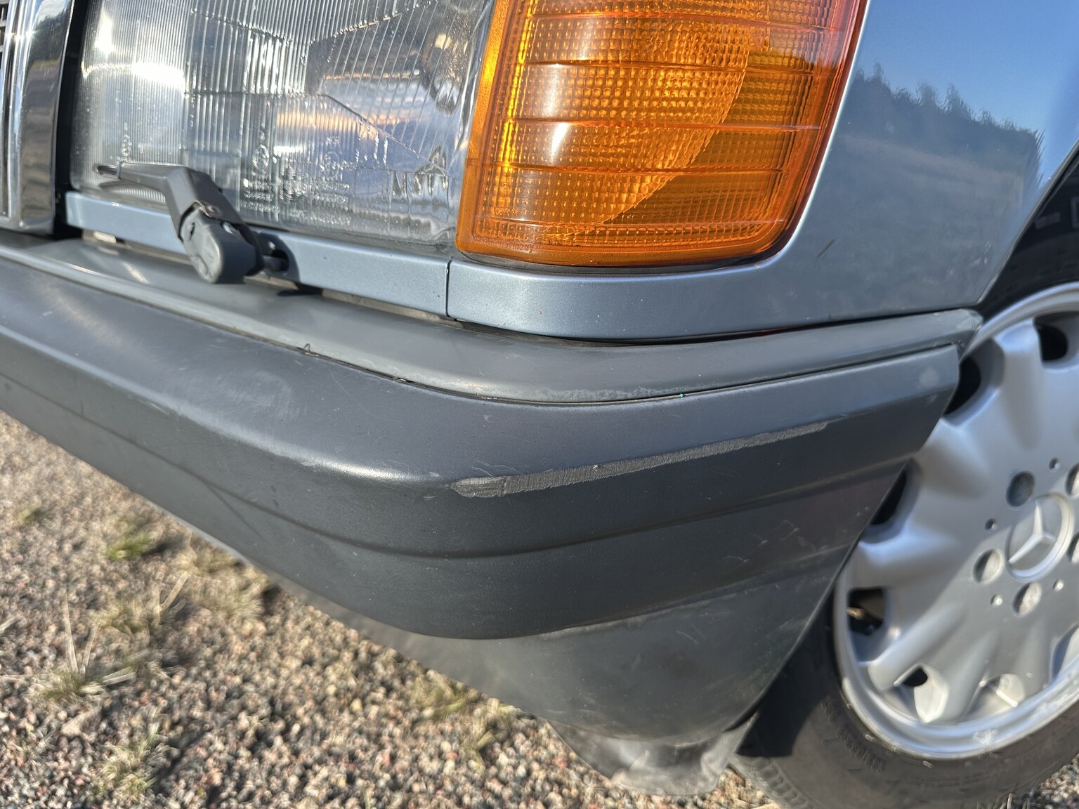 Exterior image of 1988 Mercedes-Benz 190 E