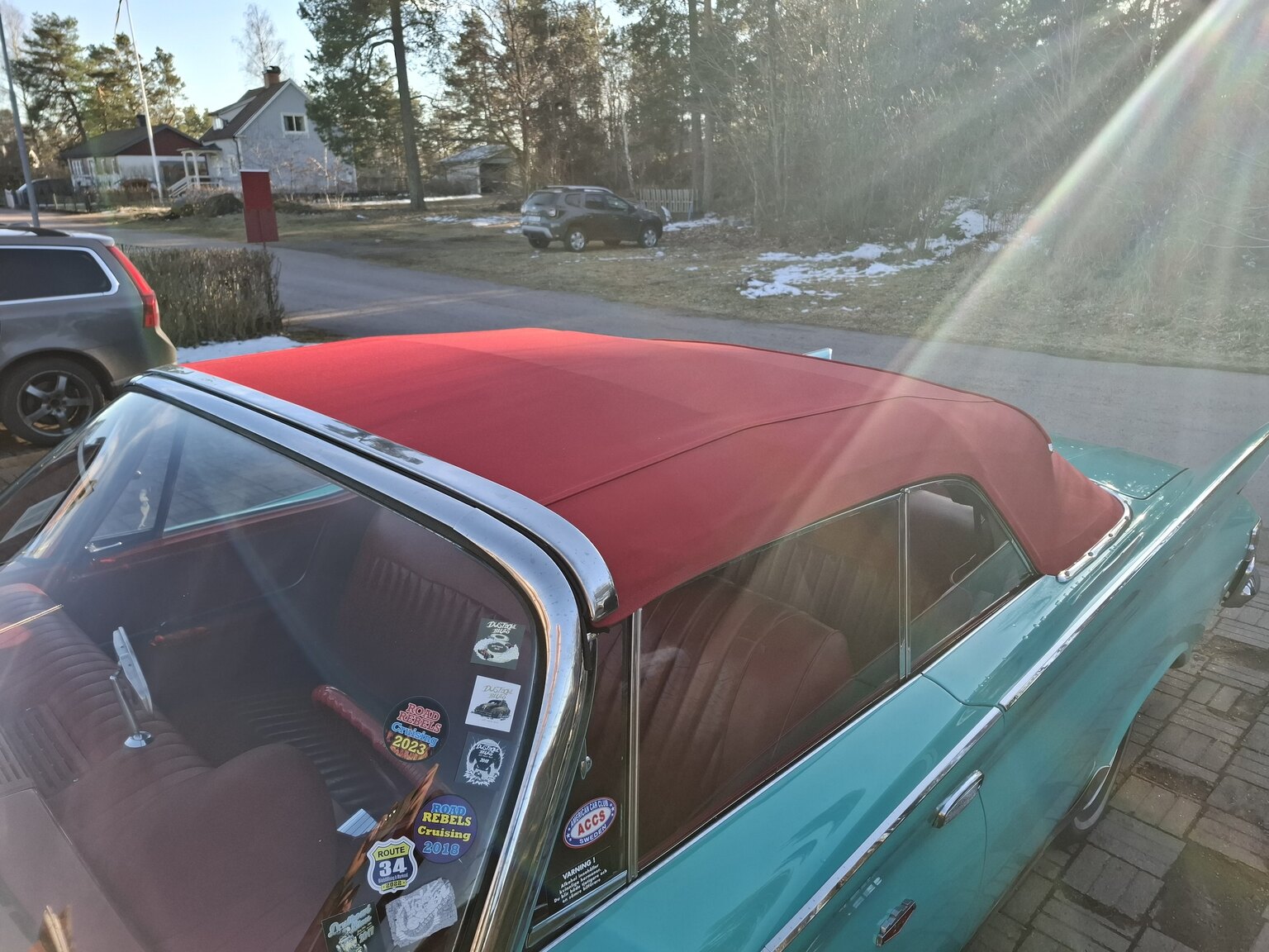 Exterior image of 1961 Chrysler Newport Cabriolet