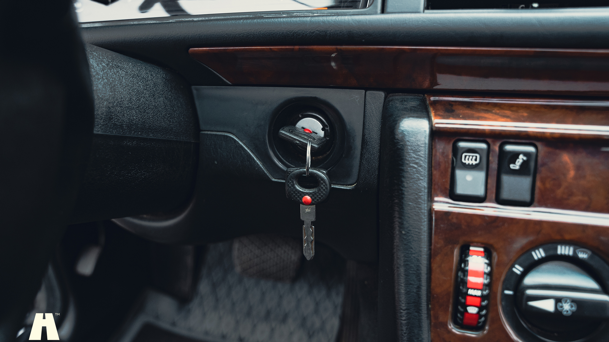 Interiörbild 1990 Mercedes 300 CE-24