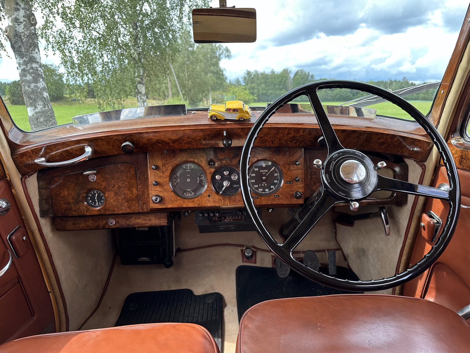 Interiörbild 1947 Bentley Mark IV Sport Saloon