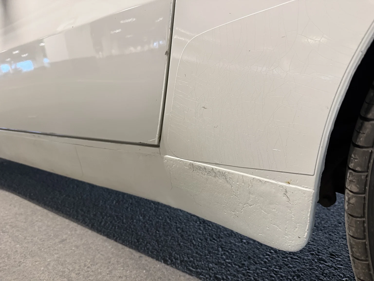 Exteriörbild på 1984 PORSCHE 944 Targa (75)