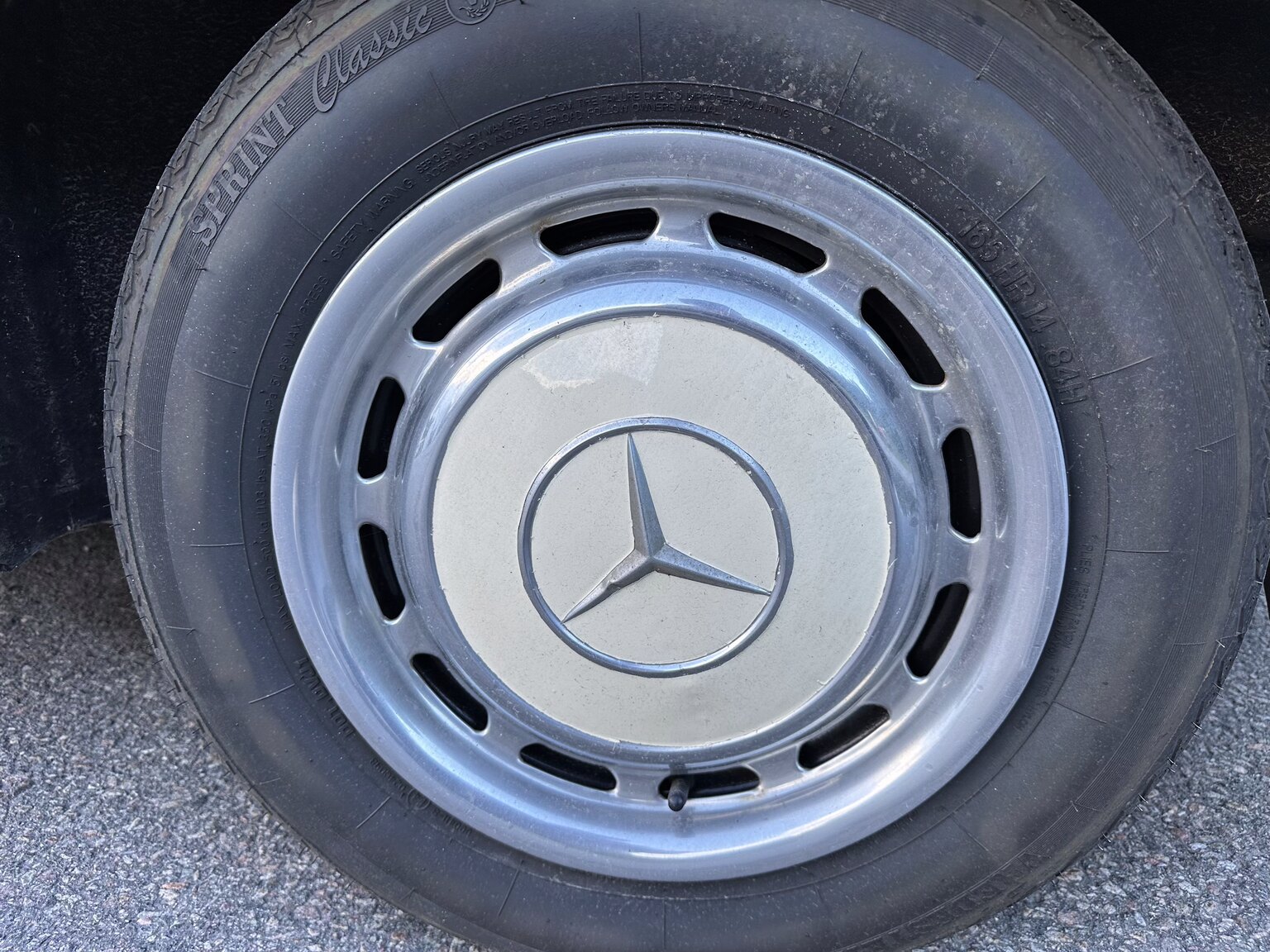 Aussenfoto 1974 Mercedes Benz 230.6