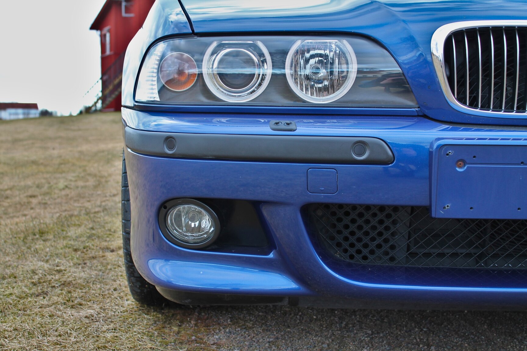 Exterior image of 2003 BMW M5