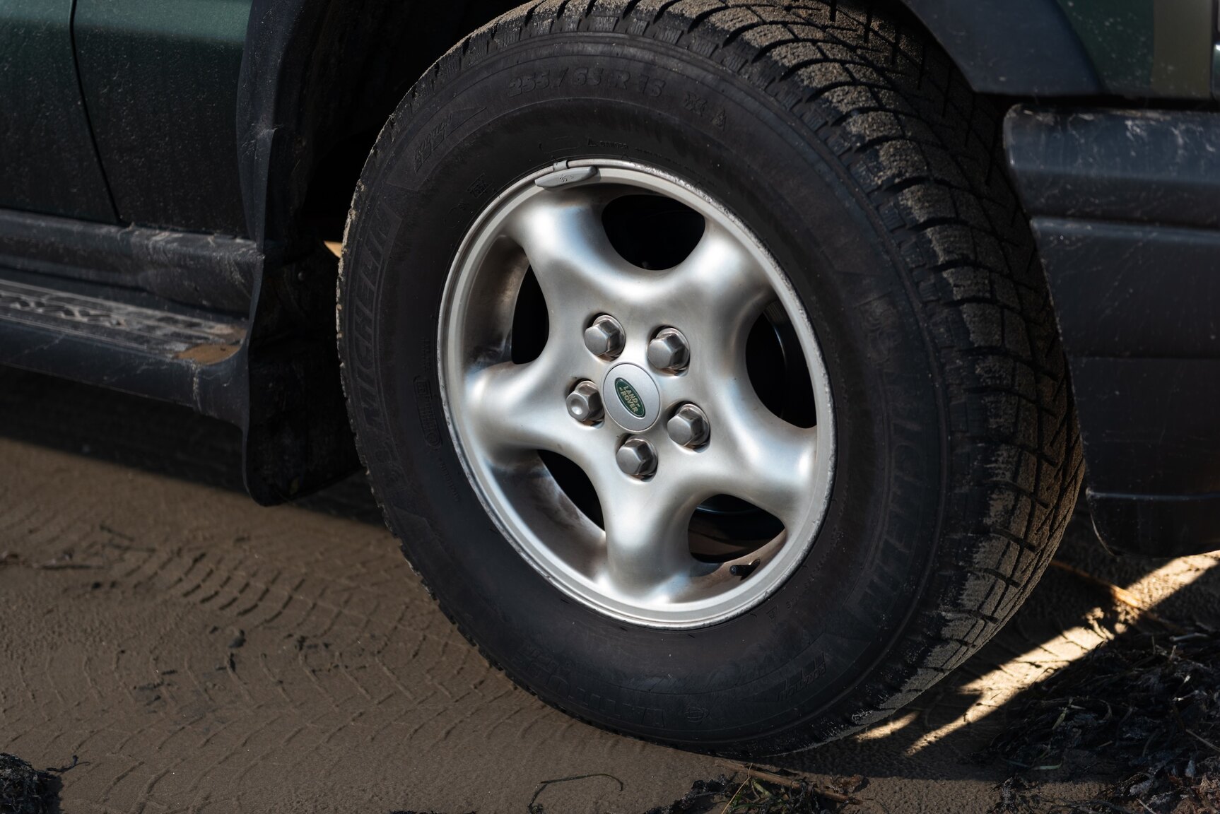 Exterior image of 1999 Land Rover Discovery 4.0 V8