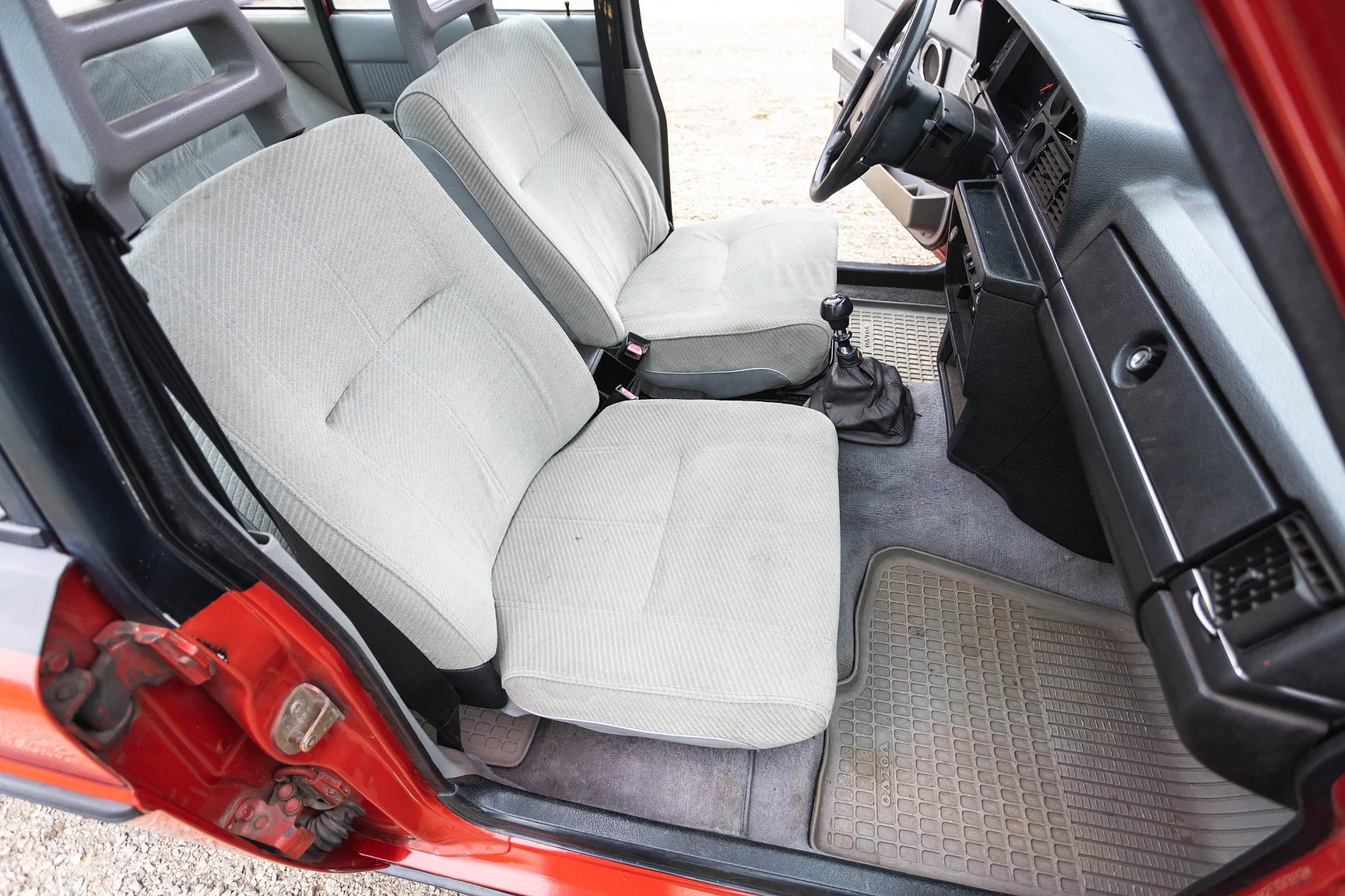 Innenraumfoto von 1984 Volvo 244 Turbo (14)