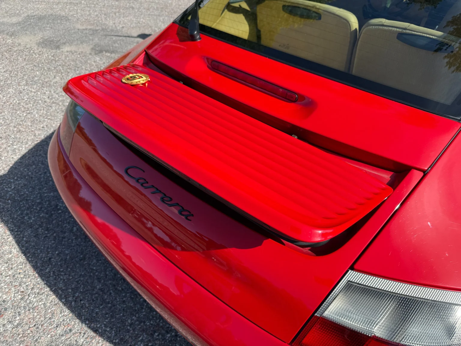 Exterior image of 1998 Porsche 911 Carrera (28)