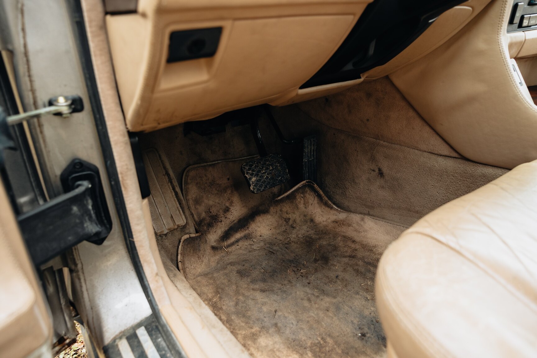 Innenraumfoto von 1990 BMW 750iL (4)