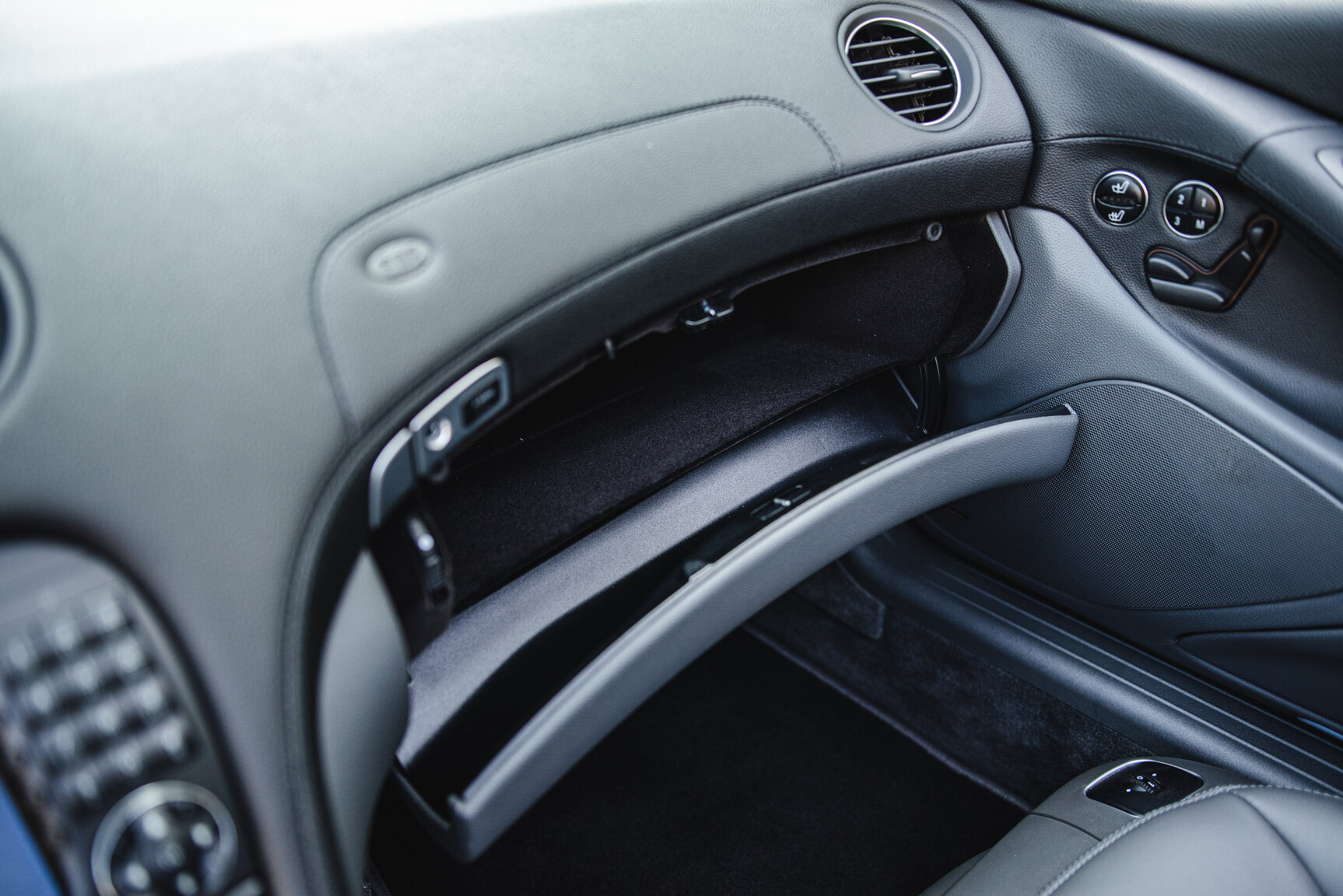 Interiörbild 2006 Mercedes-Benz SL 350